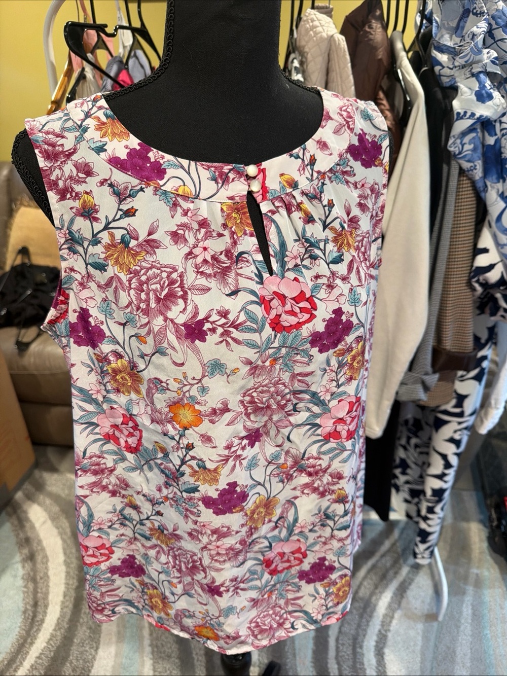 Talbots White Floral Sleeveless Keyhole Camisole